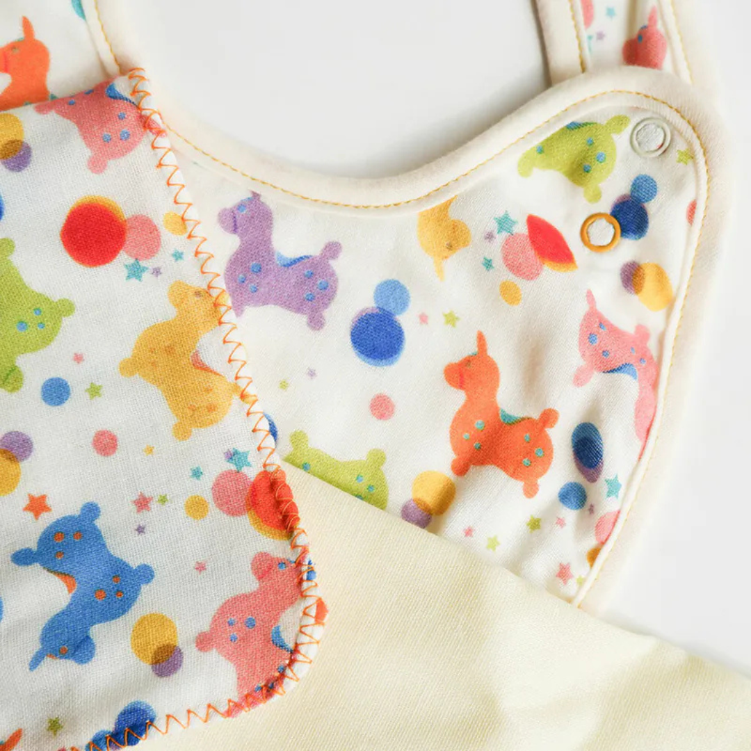 Italy Rody Baby gift set from Japan with a round bib handkerchief Front