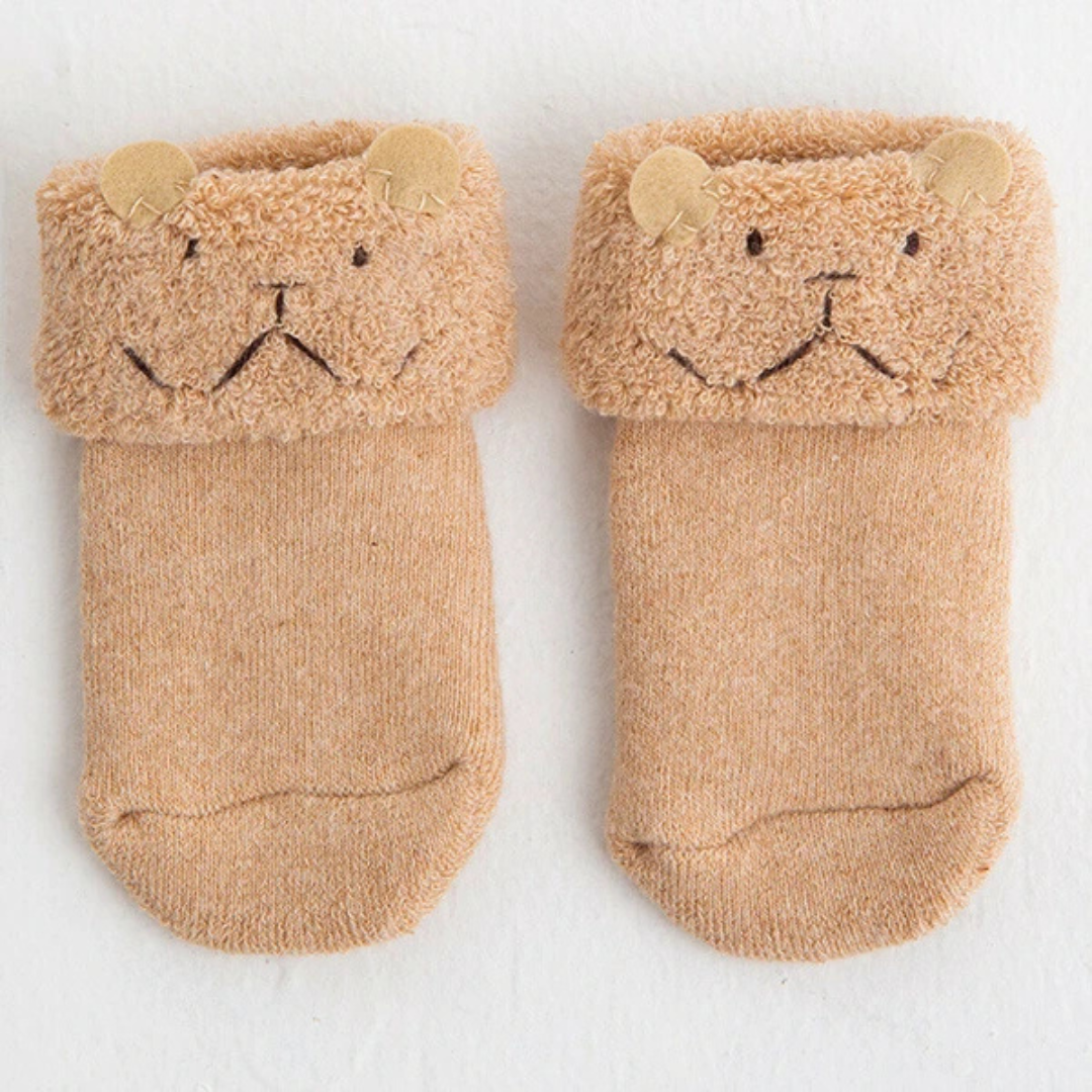 Organic cotton brown bear socks for newborn babies front